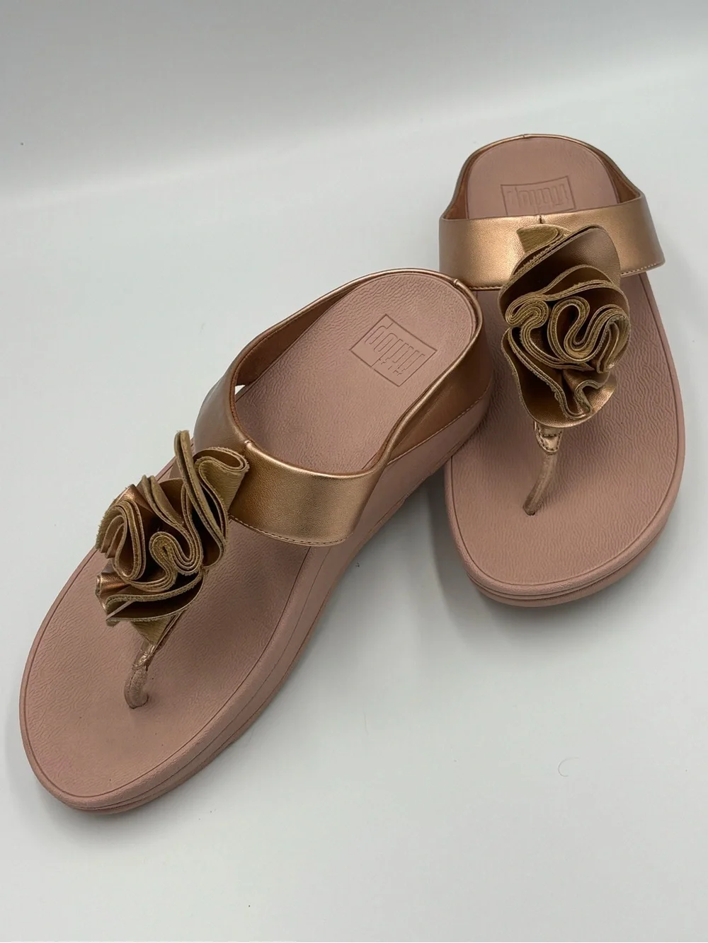 FitFlop Fino Bow Sandals Women’s US 7 EU 38 Rose Gold Metallic Comfort